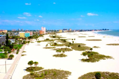 Perfect for large families! Tampa Bay hidden gem resort-style community! - main image