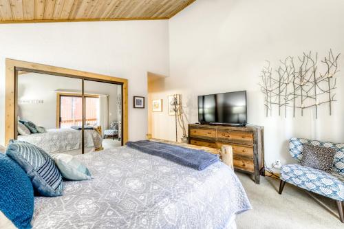 Classy and Tidy Truckee Getaway