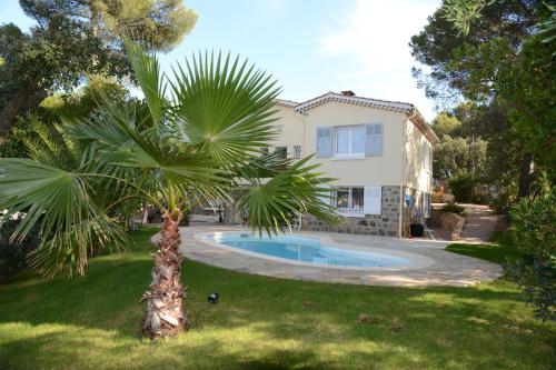 入口, 丹斯維拉聖拉菲爾公寓 (Appartement dans Villa St Raphael) in 波魯利斯