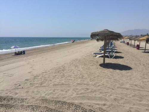 Apartamento VenAVera Playa Jardines de Nuevo Vera F2-2B Ático Primera Línea WIFI - image 3