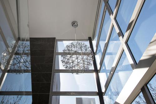Professional apartment 15 minutes from CBD - main image