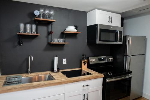 Renovated 1920's Industrial 1/1 Unit