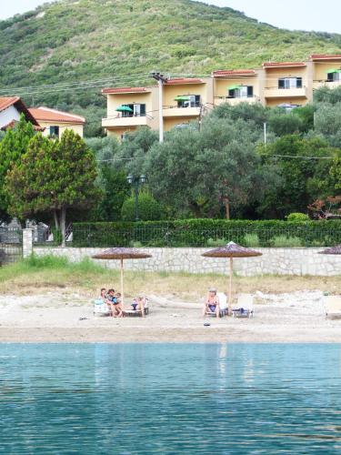  The Yellow Houses, Pension in Agios Nikolaos bei Arnea