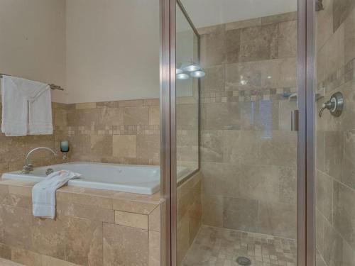 Time Out by Meyer Vacation Rentals - main image