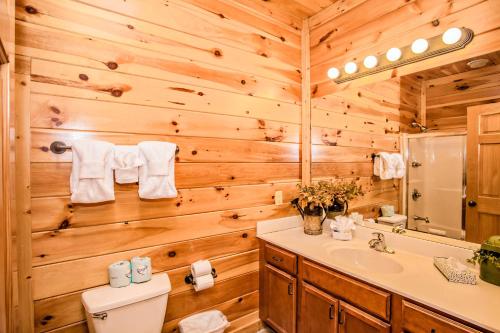 Heavenly Hilltop Getaway in Gatlinburg, USA