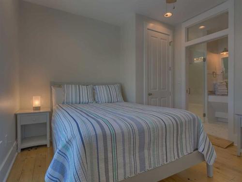Tin Roof Sundae by Meyer Vacation Rentals - image 8