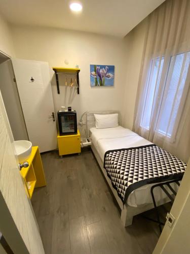 Piano Hotel - image 13