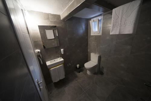 Piano Hotel - image 2