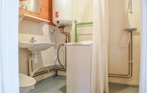 Badezimmer, 1 Bedroom Gorgeous Home In Vimmerby in Vimmerby