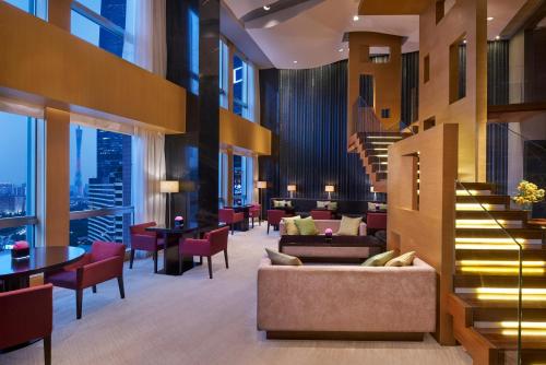 Grand Hyatt Guangzhou Room Type - 1 King Bed Garden View, Club Access