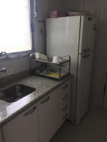 Apto frente praia Asturia Guaruja in 路易斯安東尼奧鎮