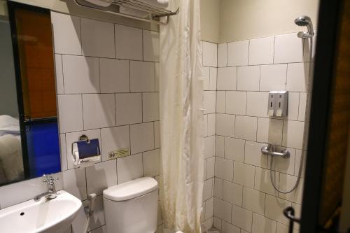 Shine BnB Room Type - Budget Double Room