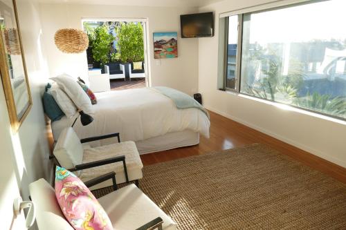 Facilities, Waterfront Bliss in Stepneyville