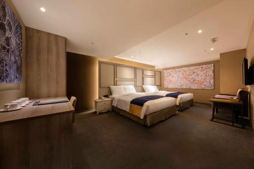 room detail thumbnail 1