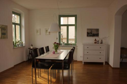 Traumhafte Etagenwohnung in Günderzeitvilla, Drážďany (fotografie 7)