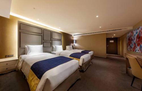 Classic Triple Room image 5
