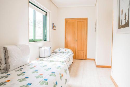 Beautiful Touristic Apartment in front of the Beach Samil 55. 2nd floor. - image 4