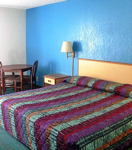 Motel 6-Norcross, GA Motel 6 Norcross is conveniently located in the popular Norcross area. Offering a variety of facilities and services, the hotel provides all you need for a good nights sleep. 24-hour front desk, faci