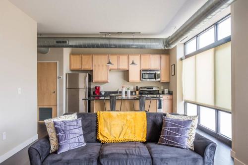 Frontdesk Minneapolis Grand Apts Downtown - image 2