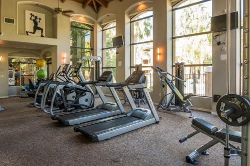 Frontdesk Cortland at Raven Apts Phoenix Arizona - image 3