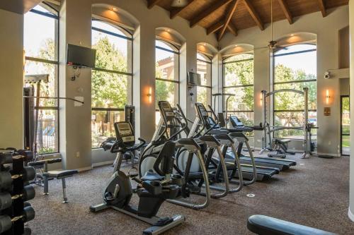 Frontdesk Cortland at Raven Apts Phoenix Arizona - main image