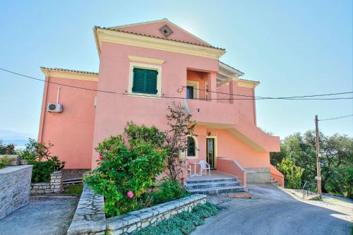  Nikolas House in Gimari