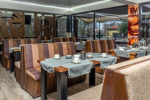 餐廳, Sunny Paradise ll in 希典