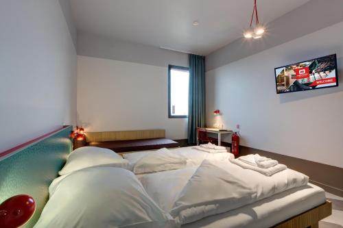 MEININGER Hotel Paris Porte de Vincennes - image 2