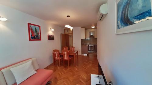 Apartment Jen - image 2