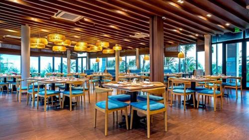 Restaurant, Villa 3-bedroom at Oceanami in Long Hai Beach