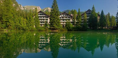 Hotel Lago Di Braies