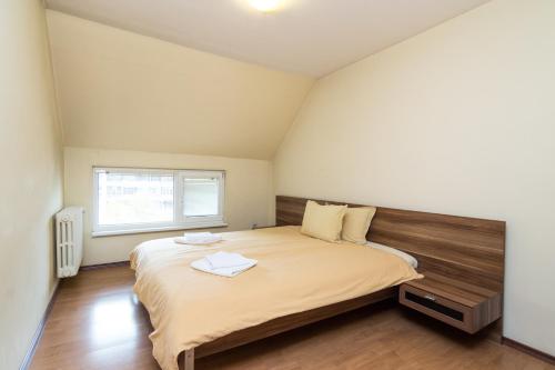 Family Hotel Madrid - image 4