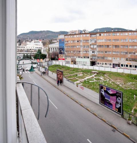 Studio Apartment Theatre View - image 6