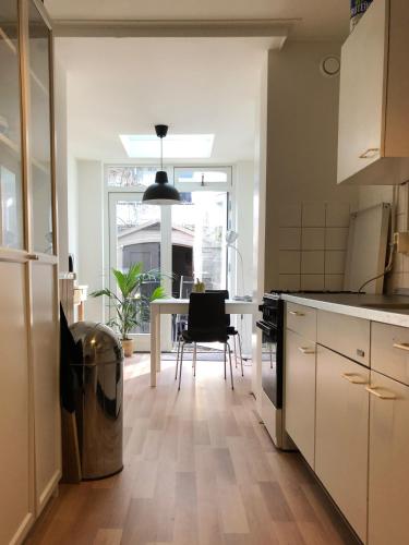house with garden, 10 min from city centre, Amsterdam (photo 3)
