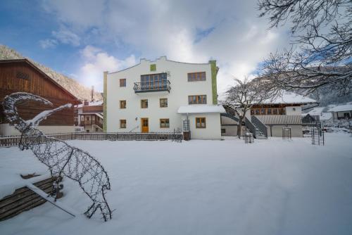  Stadlchalet in 6531 Ried im Oberinntal