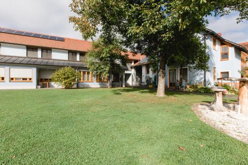 A szálláshely kívülről, Studiowohnungen am Rieger-Hof in Markt Hartmannsdorf