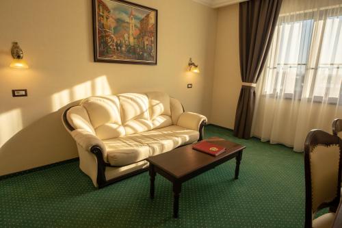 231207814 Magus Hotel