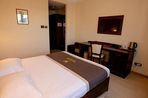 231208256 Magus Hotel