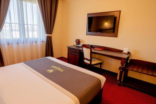 231208808 Magus Hotel