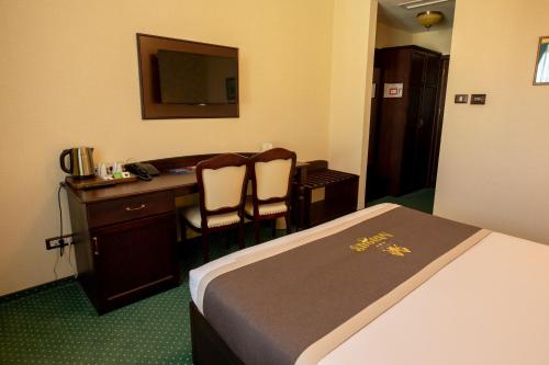 231208940 Magus Hotel