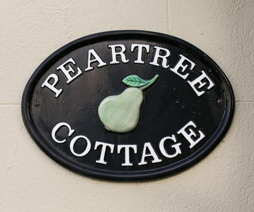 Brookhall Cottages - image 12