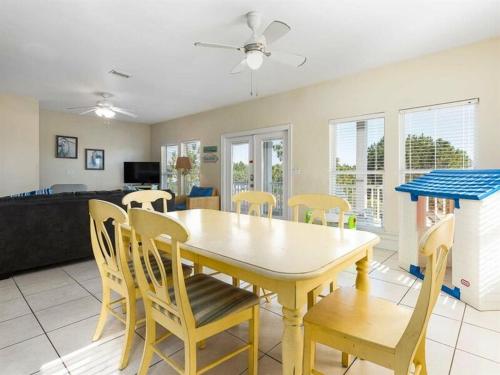 Mellow Yellow by Meyer Vacation Rentals - image 6