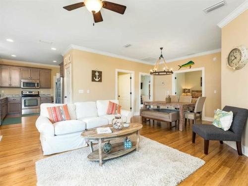 Mahi Hideaway by Meyer Vacation Rentals - image 8