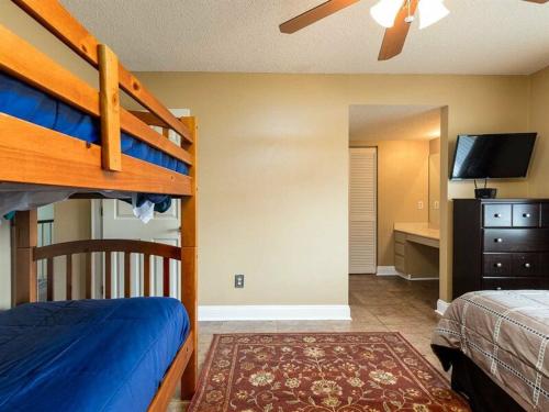 Mariner Lakes 20 by Meyer Vacation Rentals - image 8