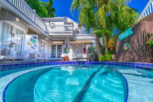 Seascape Tropical Inn