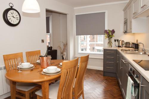 Goodramgate Apartments - image 9