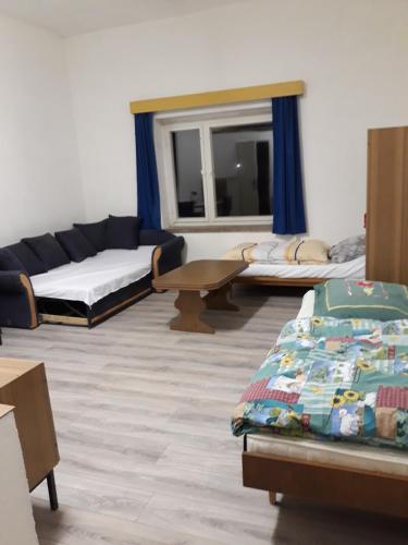 LINDENHOF WALDHEIM 12.6km von Zettlitz entfernt