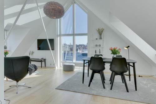 Harbour Penthouse