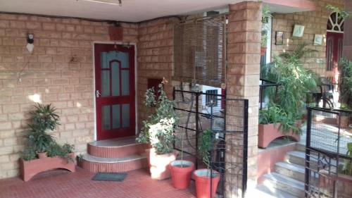 "Nain's Kunj" A Traveller's Home