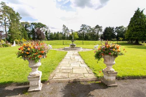 Brookhall Cottages